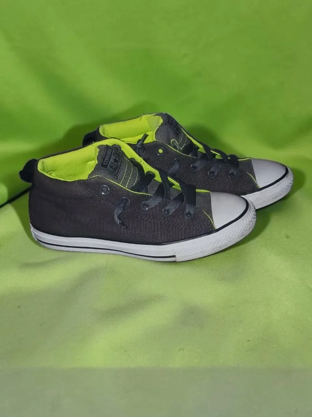 Converse Chuck Taylor All Star Mid Top Sneakers